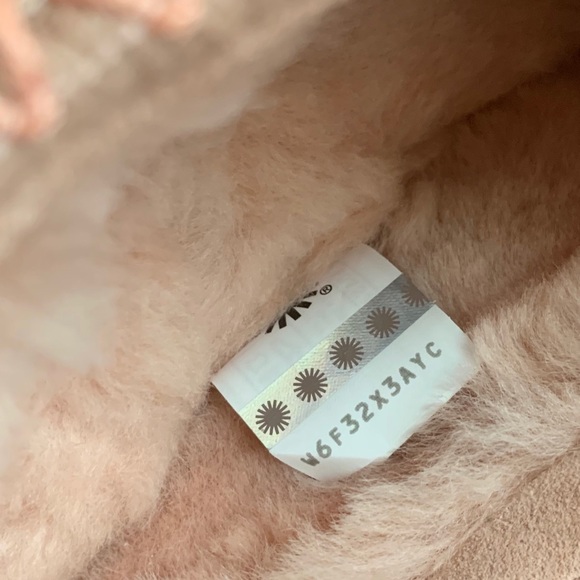 UGG Tasman Slippers For Outdoor/Indoor Use - Picture 7 of 7